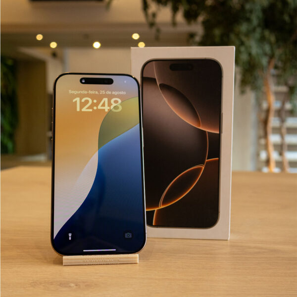 iPhone 16 Pro Titânio Deserto 256GB - Imagem 2