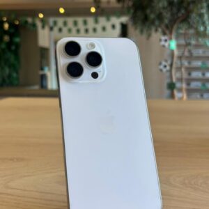 iPhone 16 Pro Max Titânio-Branco 256GB